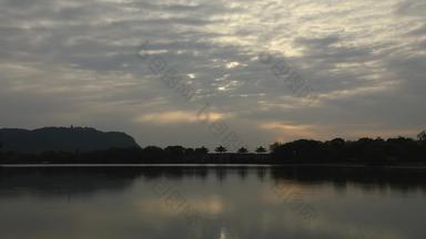杭州萧山湘湖清晨云层延时空镜