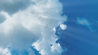 建立运动云彩。蓬松蓬松的白云，天长地久。缓慢移动的云。反气旋的形成。云的漩涡.