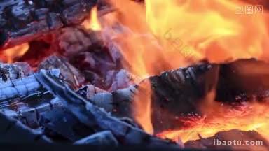 火盆里的火为烧烤取暖