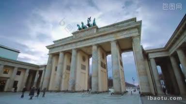 柏林勃兰登堡门的延时视图，勃兰登堡门是德国最著名的地标之一