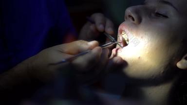 女孩牙医牙髓牙<strong>香奈儿</strong>填充应用程序