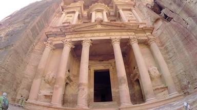 佩特拉约旦约低角视图外观财政部建筑古老的纳巴泰语可不是构想出来废墟佩特拉约旦
