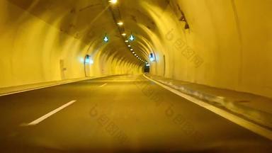 开车观点高速公路时间孩子隧道高速公路股票视频