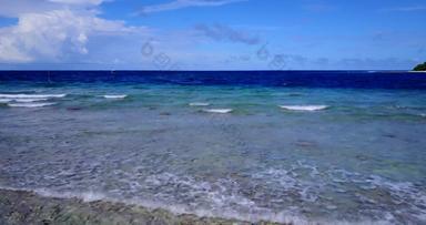 白天开销复制空间拍摄夏天白色天堂沙子海滩阿卡绿松石水背景高决议