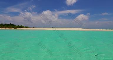 奢侈品飞行岛视图天堂阳光明媚的白色沙子海滩阿卡蓝色的水背景质量
