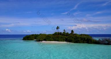 热带空中清洁视图天堂阳光明媚的白色沙子海滩蓝色的水背景色彩斑斓的
