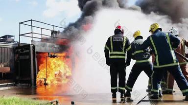 消防队员灭火模拟火消防队员国际火培训中心达灵顿达勒姆英格兰