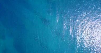 白天开销旅游拍摄夏天白色天堂沙子海滩阿卡蓝色的水背景Res