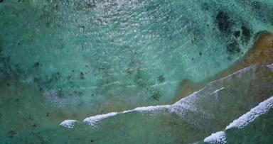 热带飞复制空间拍摄桑迪白色天堂海滩<strong>蓝色</strong>的<strong>水背景</strong>充满活力的