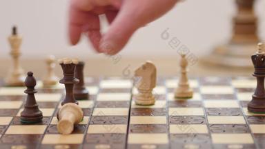 黑色的攻击采取白色烟国际象棋游戏业务<strong>竞</strong>争策略领导成功概念有选择性的焦点国际象棋关键成功业务金融<strong>分析</strong>