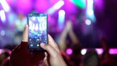 关闭记录视频智能手机音乐会公共音乐会票务事件
