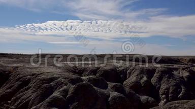 新<strong>墨西哥</strong>州沙漠上空各种形状的白云。 美国新<strong>墨西哥</strong>州石勒帕荒野研究区