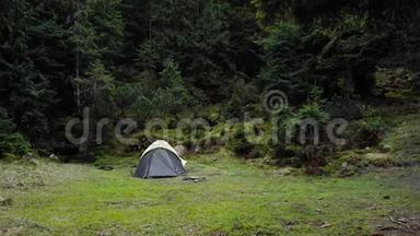 灰色帐篷露营户外