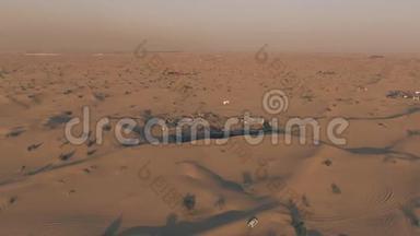 阿联酋<strong>迪拜</strong>附近沙漠<strong>旅游</strong>营地的鸟瞰图