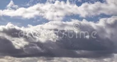 风暴来临前，在多风天气中，几个蓬松的卷曲卷云层的时间间隔剪辑