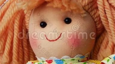 娃娃抹布——娃娃可爱的笑.