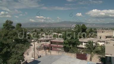 海地地震-<strong>看海</strong>地-人们在街上和山区的距离