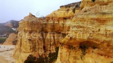 葡萄牙<strong>淡水河谷</strong>富拉多海滩的黄色岩石