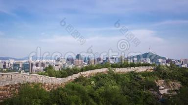 首尔市将首尔塔和旧墙夜景，韩国。