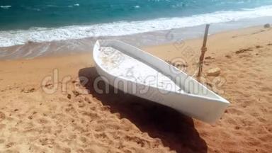 暴风天沙海滩上白色木船4k录像
