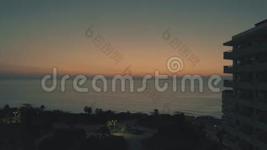 从西班牙海滨酒店可以看到日出海景。 延时录像