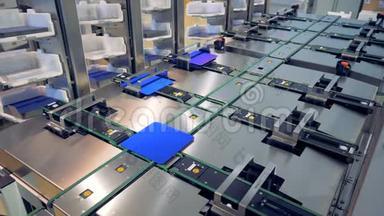 太阳能电池分配工作工厂机制的图片.创新技术概念