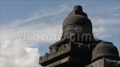 观爪哇岛上的博罗布杜尔石庙.. 安德列夫。