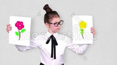 肖像，少年女孩拿着两张白纸与花画，动画。 选择的概念，你