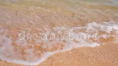 海浪在沙滩上的热带沙滩特写.. <strong>高清高清</strong>