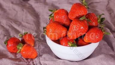 大盘子草莓