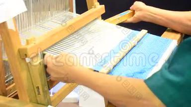 泰国人使用小型织布机或织布机织布