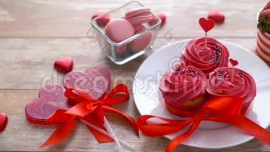 情人节的糖果和草莓