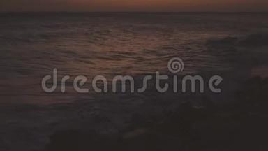 阿鲁巴<strong>绚丽多彩</strong>的日落景色。 美丽的自然景观。 亚特兰大的洛基海岸，