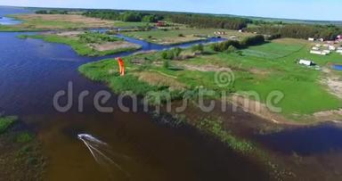 自由式风筝冲浪极限运动鸟瞰图。