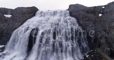 冰岛威斯特峡湾的Dynjandi瀑布