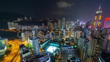 <strong>香港</strong>-2018年5月：晚上从上面俯瞰铜锣湾和湾<strong>仔</strong>码头的屋顶时间。