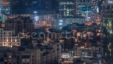 令人惊叹的迪拜市区摩天大楼夜景，迪拜，阿拉伯联合酋长国