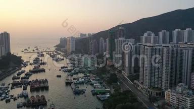 <strong>香港仔</strong>避风塘及鸭梨洲的鸟瞰图