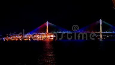 从游轮上看到韩国釜山大桥的夜景