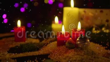 装饰圣诞节与蜡烛燃烧，礼物和<strong>雪镜</strong>头。 圣诞节