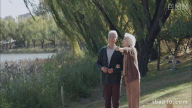 老年夫妇老年人公园水平构图横屏素材