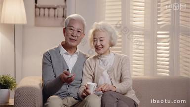 老年夫妇老年人休闲生活夫妇高清实拍