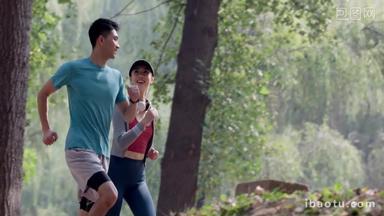 青年情侣跑步健康生活方式休闲活动实拍素材