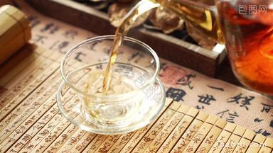 茶杯倒茶健康生活方式传统文化