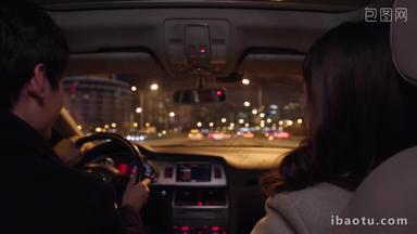 青年伴侣驾驶旅行开车视频素材