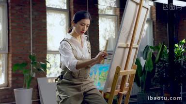 青年女画家在画画信心奋斗清晰视频