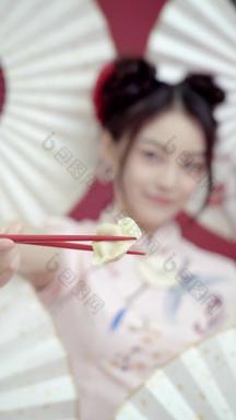 吃饺子的国风美少女