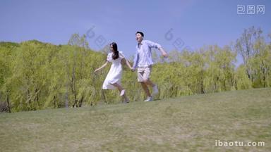 快乐情侣奔跑夫妇健康生活方式跑视频素材