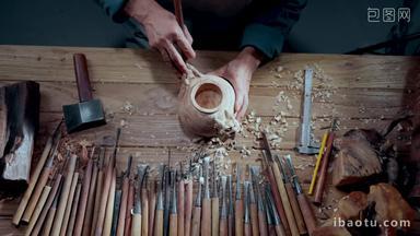 雕刻师的大量工具木屑古典风格实拍