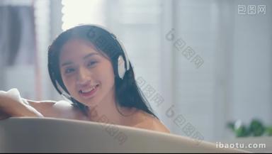 美女沐浴美容院舒适热水池浴清晰视频